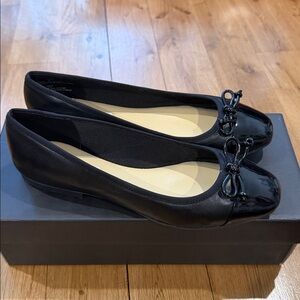New Saks Fifth Avenue Black Bow Flats 5.5